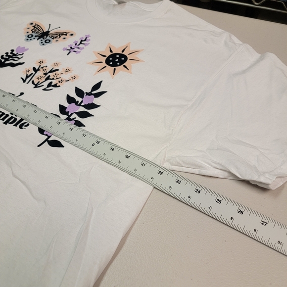 Keep It Simple White Flower And Butterfly  Graphic T-Shirt Size XL - Picture 5 of 5